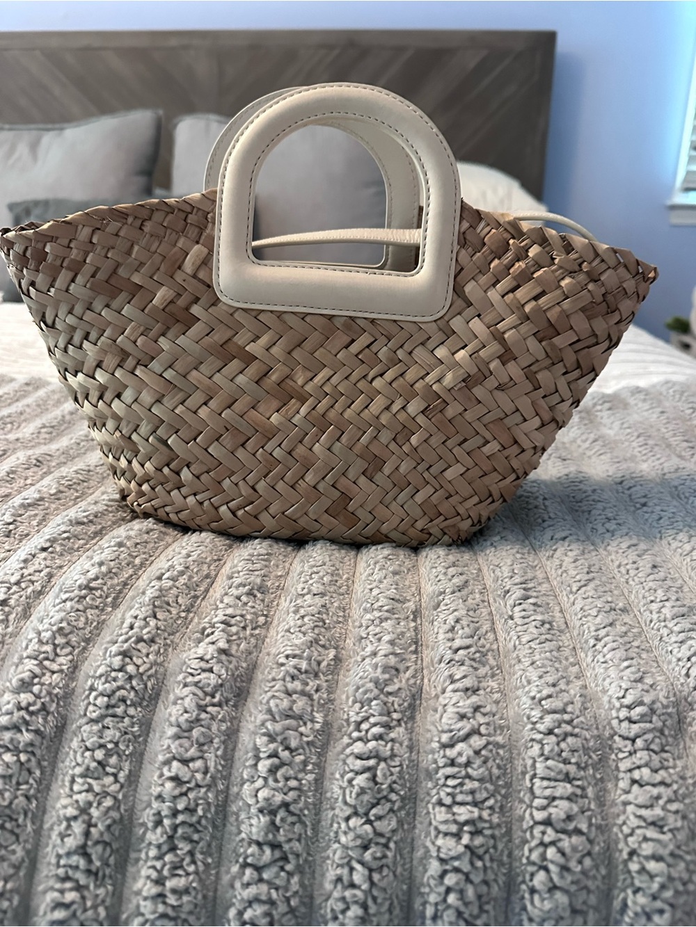 Madewell, Woven Straw Tote Bag with Cream Handles. Also has Crossbody strap. - Picture 7 of 8